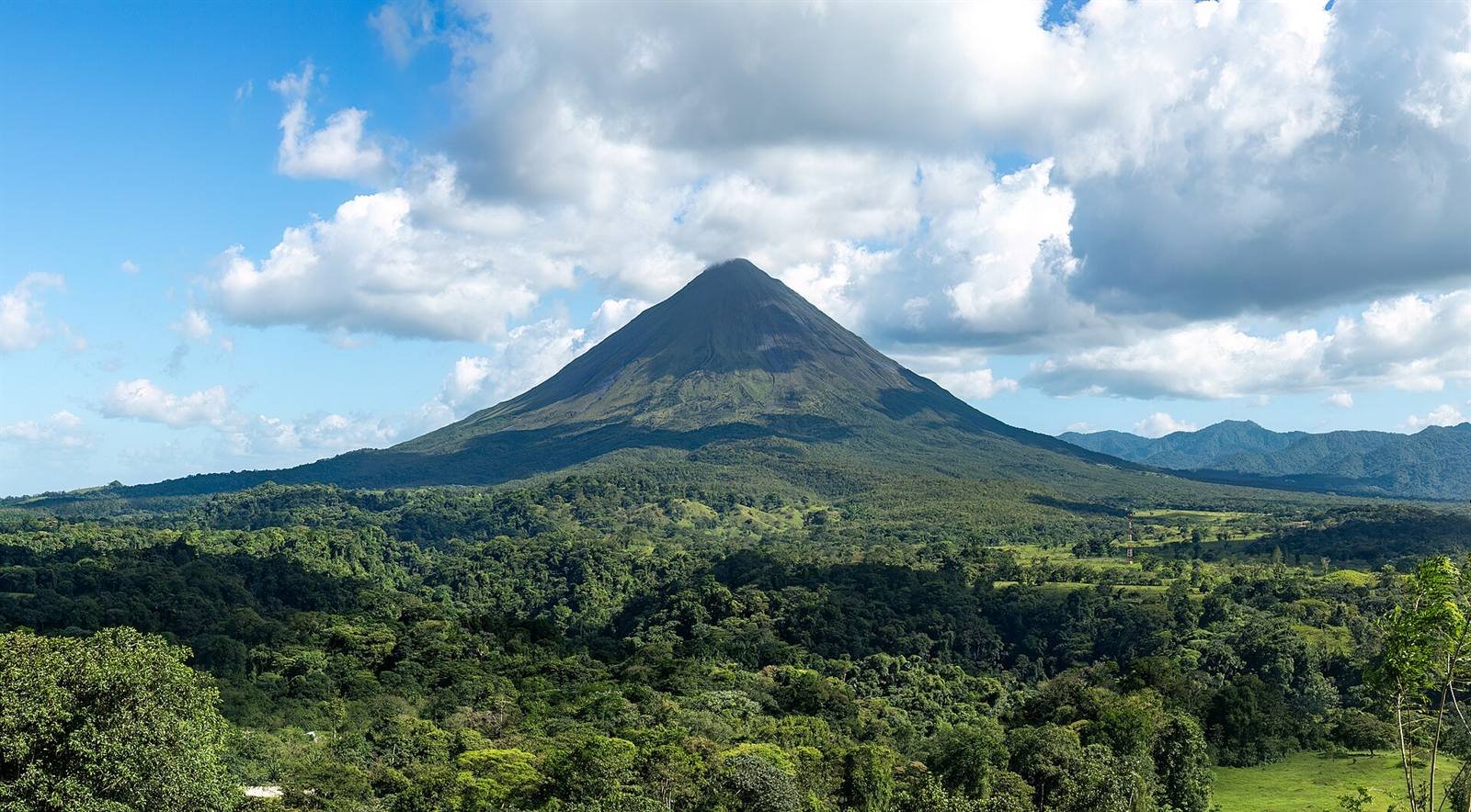 Arenal Volcano · 9.4 km
